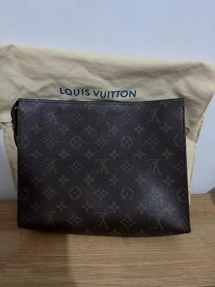 Louis Vuitton Pouch Handbag Monogram