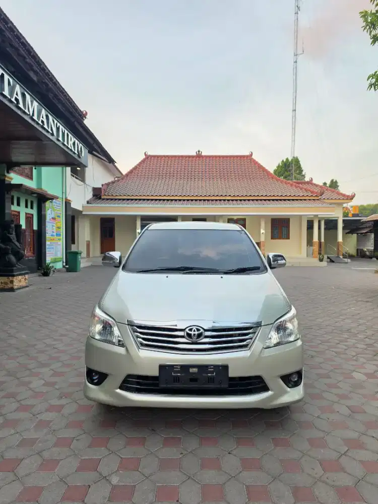 Toyota Innova G metik disel 2012