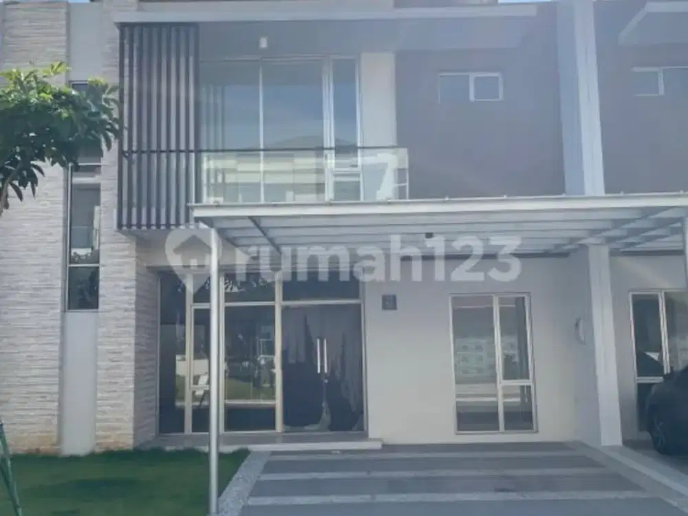 Disewakan - Rumah 2 Lantai di Pantai Indah Kapuk, Jakarta Utara