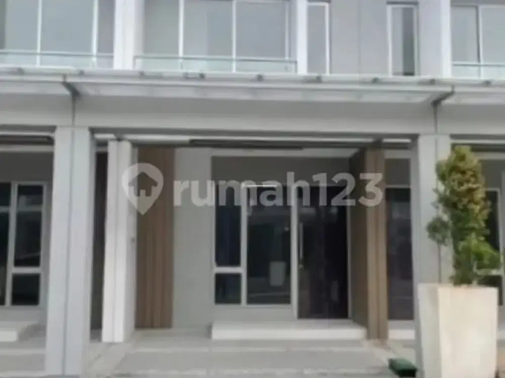 Disewakan - Rumah 2 Lantai Pik2 Ukuran 4X15m2