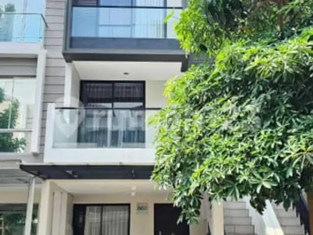Dijual - Rumah 3 Lantai Full Furnish Golf Island Pik