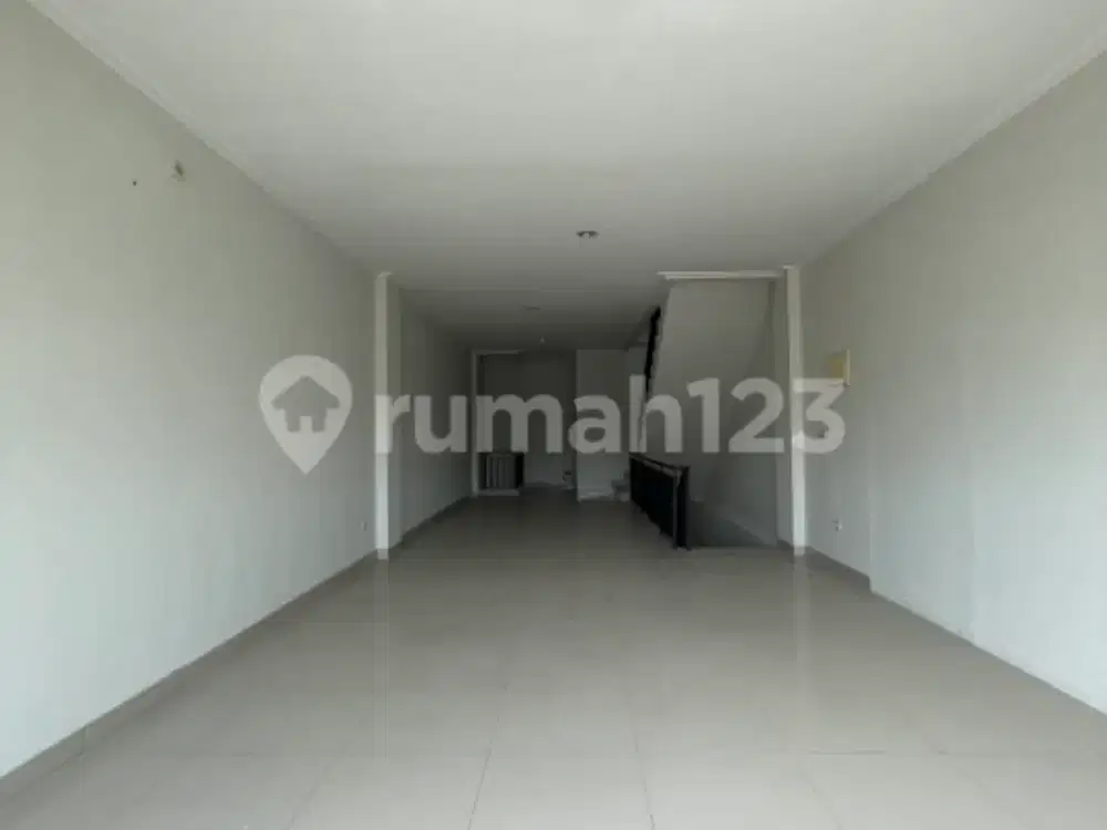 Disewakan - Ruko Golf Island Pik 4 Lantai Bagus