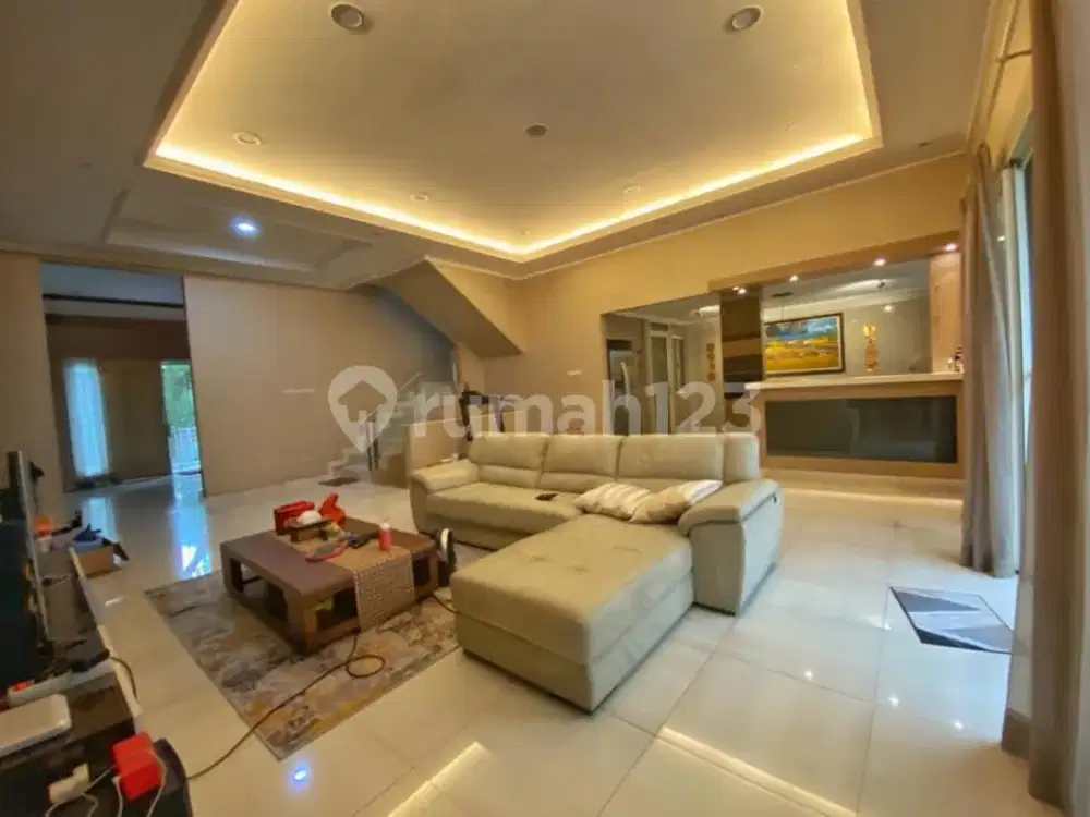 Dijual Rumah Mewah Full Furnish Sangat Strategis di Pik