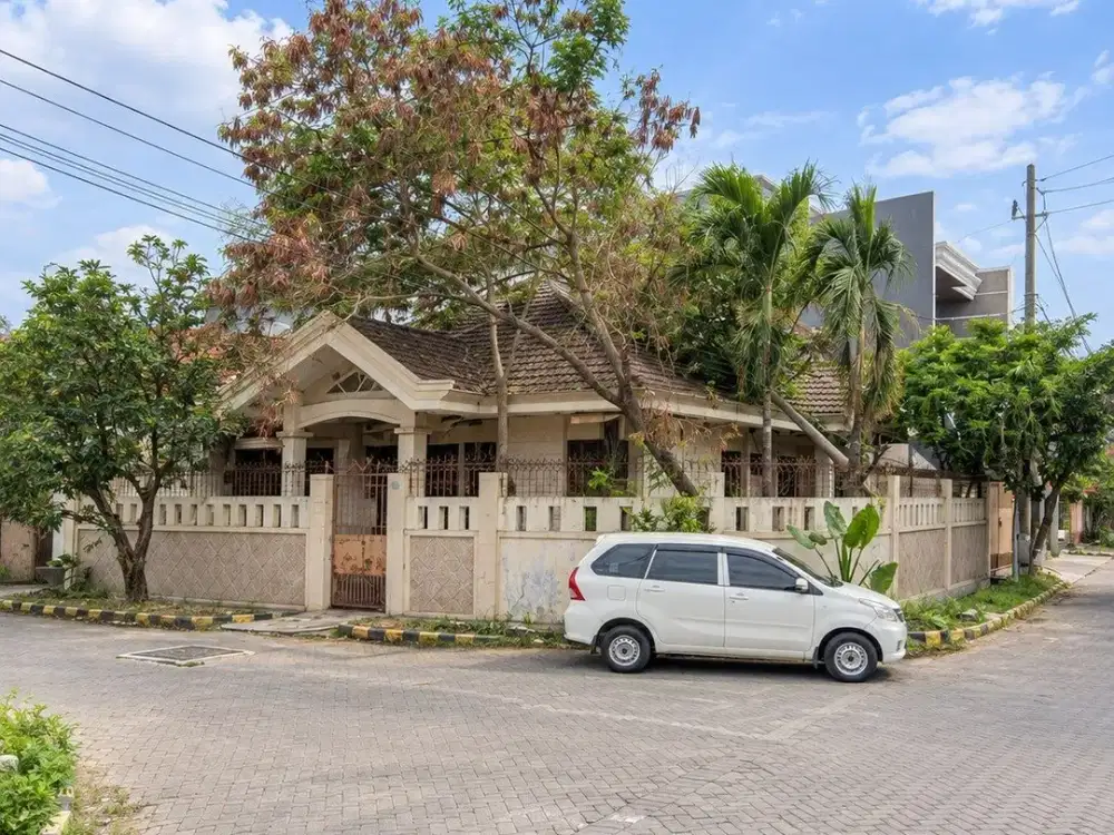 Rumah Sutorejo Timur Jalan Besar Row 4 mobil Hook