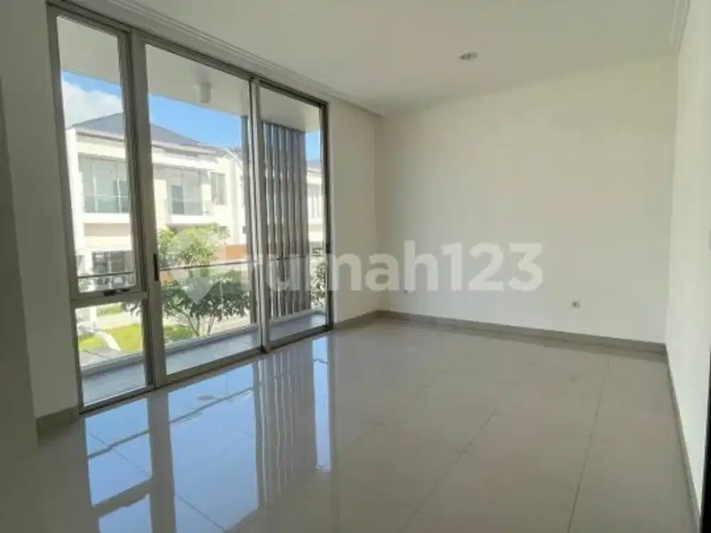 Disewakan - Rumah 10 X 15 Pik 2 Brand New