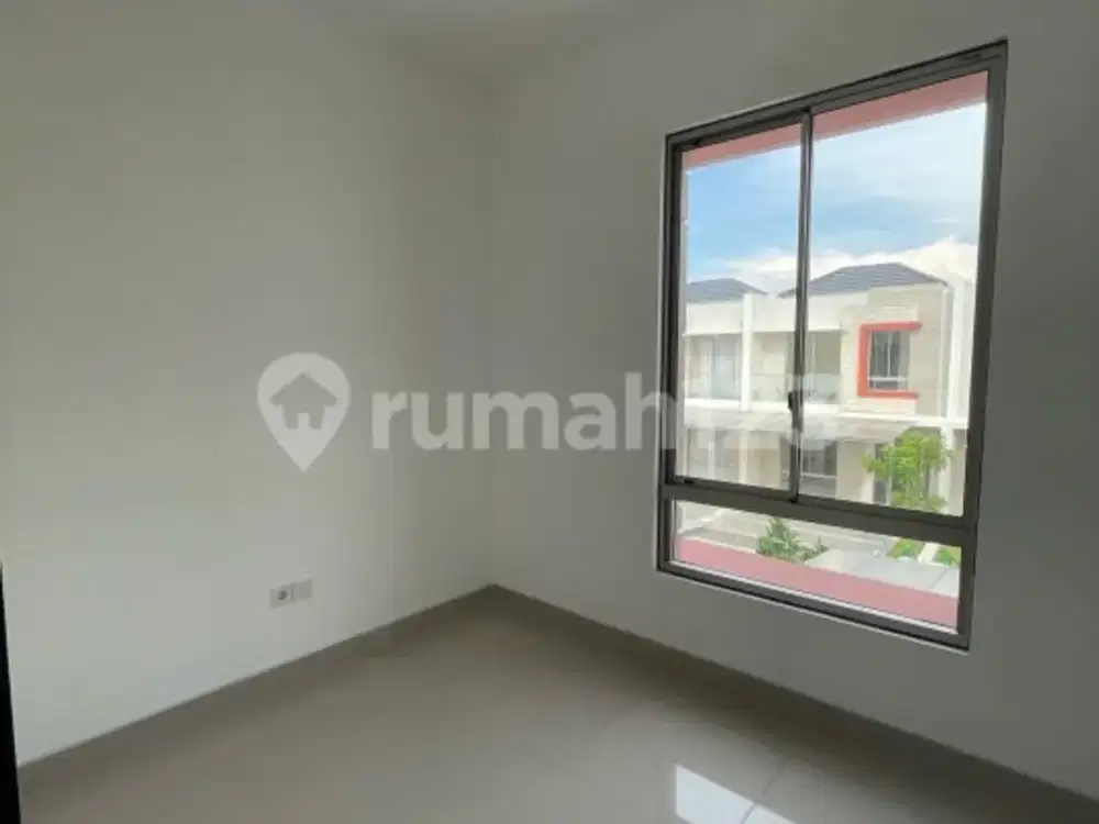 Disewa - Rumah 6X10 2 Lantai Pik2 Siap Huni