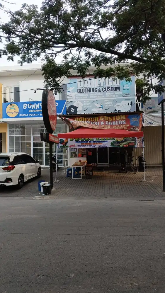 Dijual RUKO (Rumah Toko) lingkungan ramai, akses jalan utama