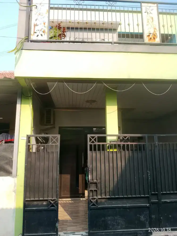 Di jual rumah 2 lantai bersih dan nyaman