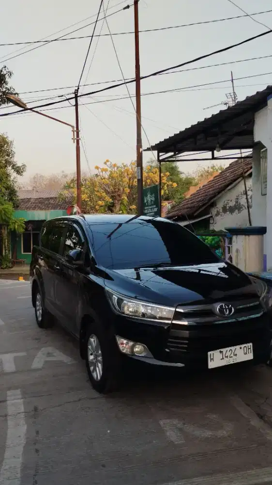 Toyota Inova Reborn 2.4 solat MT 2019 Hitam