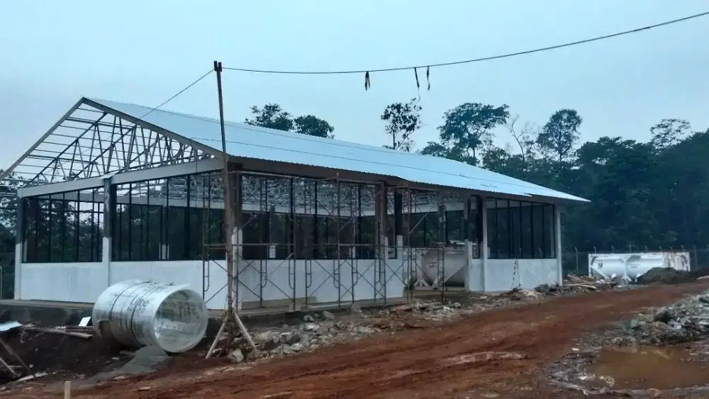 Rangka atap baja ringan