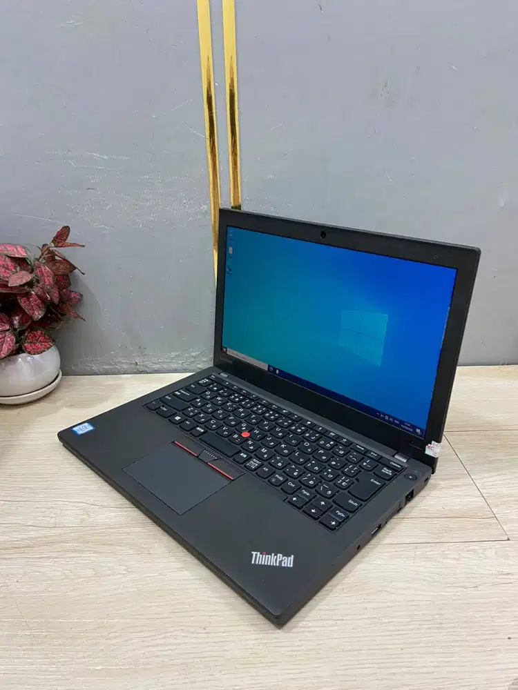 Lenovo Thinkpad x270 core i5 gen7 ram 16gb ssd 256gb layar 12inc