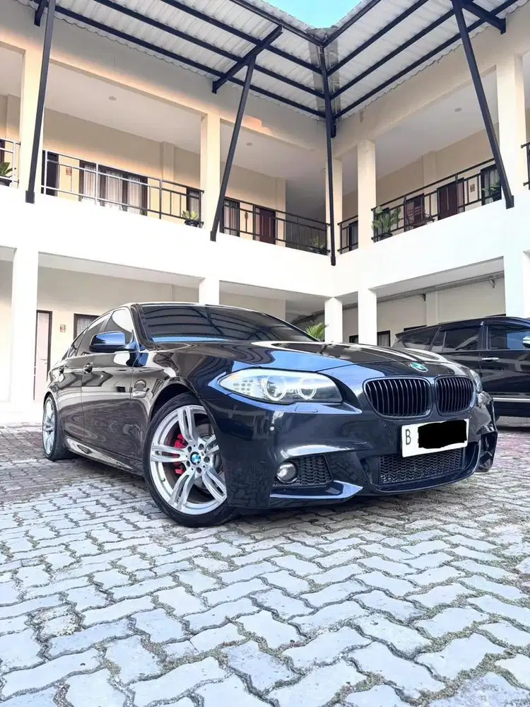 BMW F10 523i CBU 2011