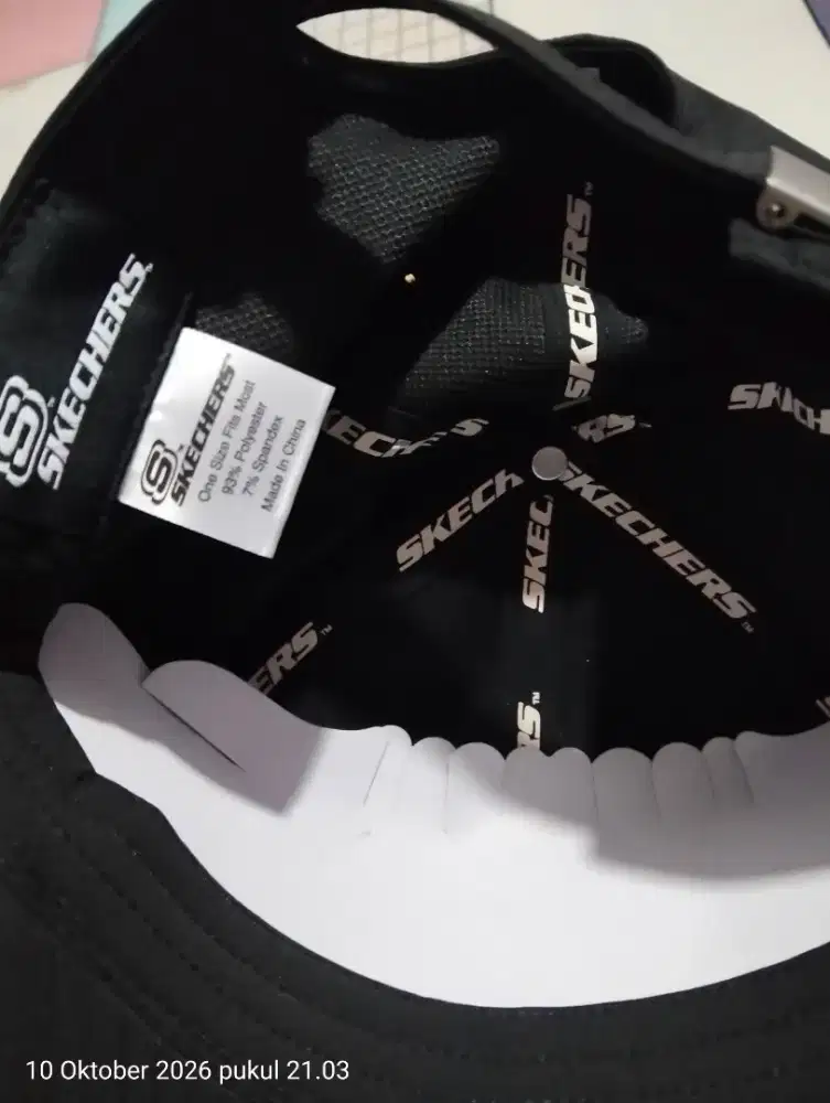 Topi Skechers new