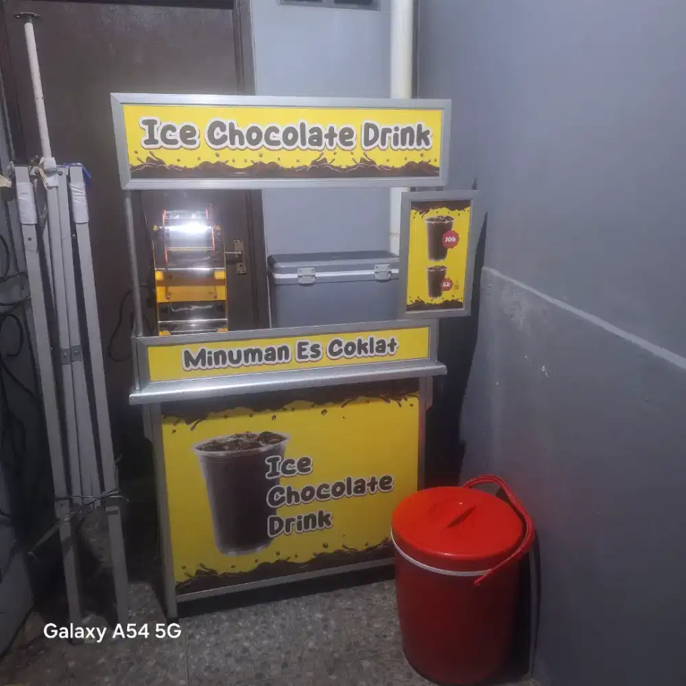 Both portable minuman coklat bekas beserta perlengkapannya.