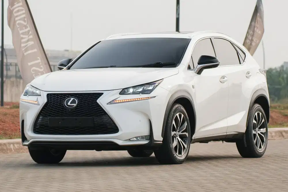 Smart People! Lexus NX200 F-Sport 2.0 2016 White glc250 x3 c250 320i