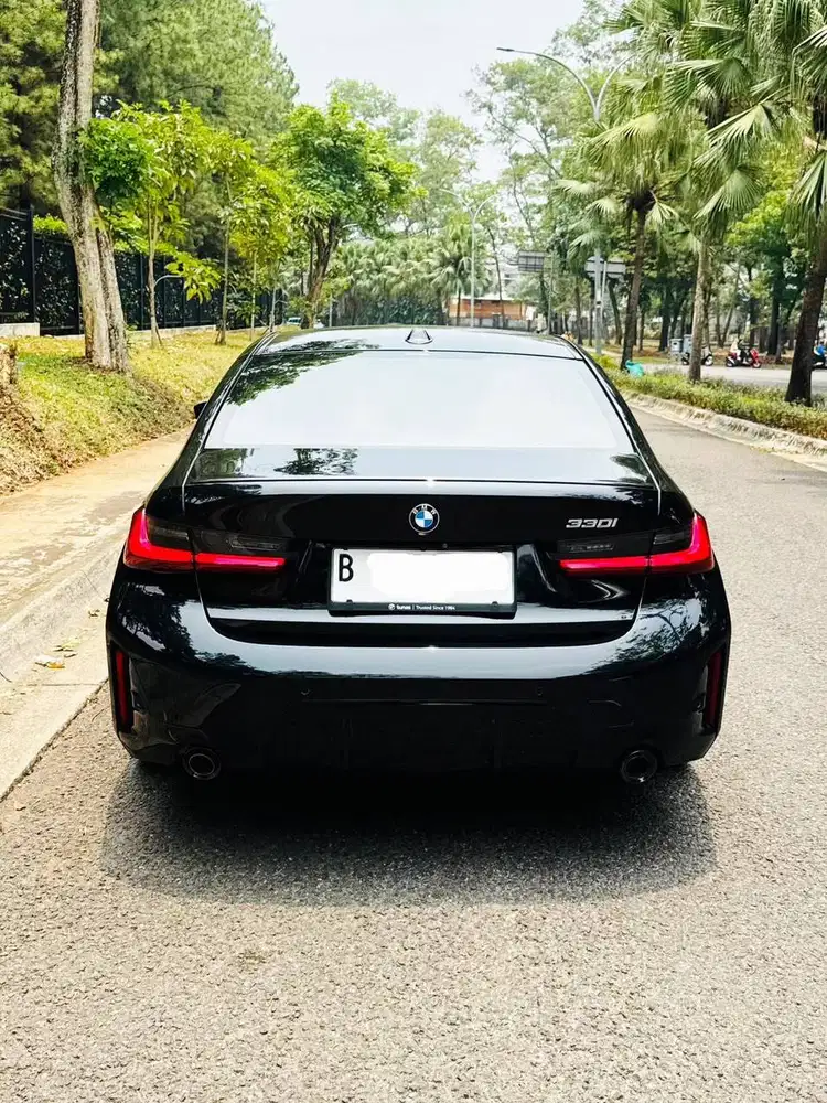[Km28RB] BMW 330i M-Sport AT 2023 NIK 2022 Hitam