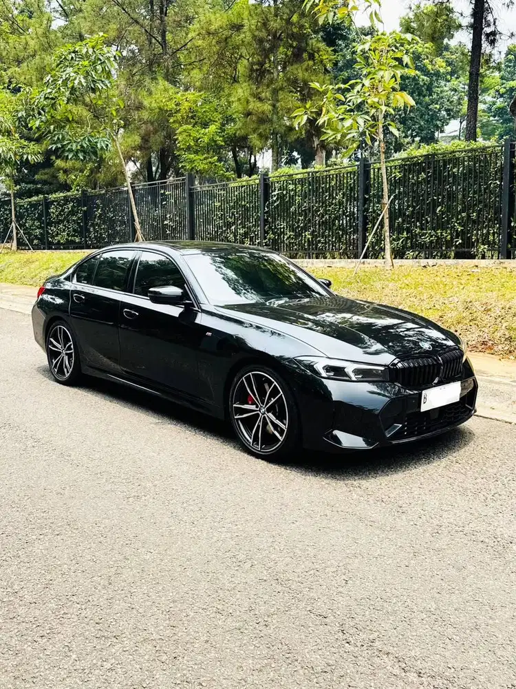 [Km28RB] BMW 330i M-Sport AT 2023 NIK 2022 Hitam