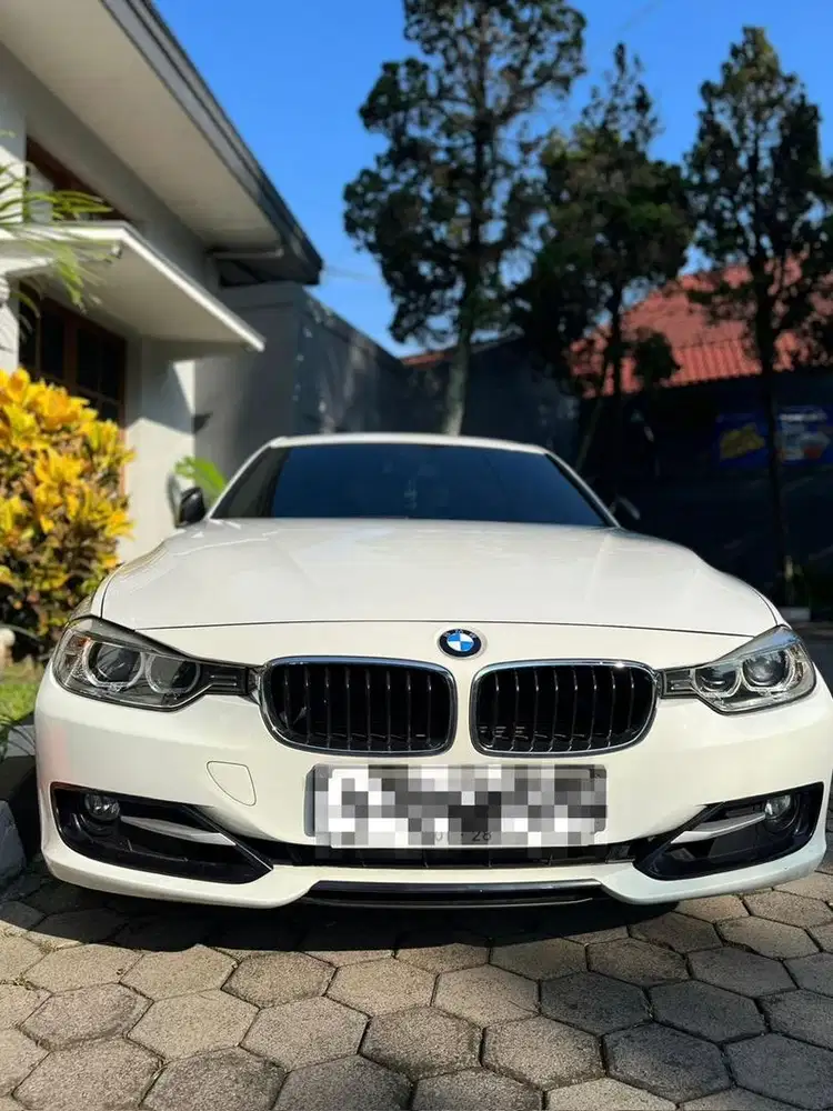 BMW 320i Sport F30 2014