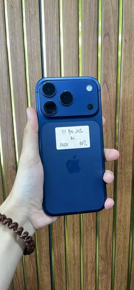 IPHONE 17 PRO 256gb SECOND BEACUKAI