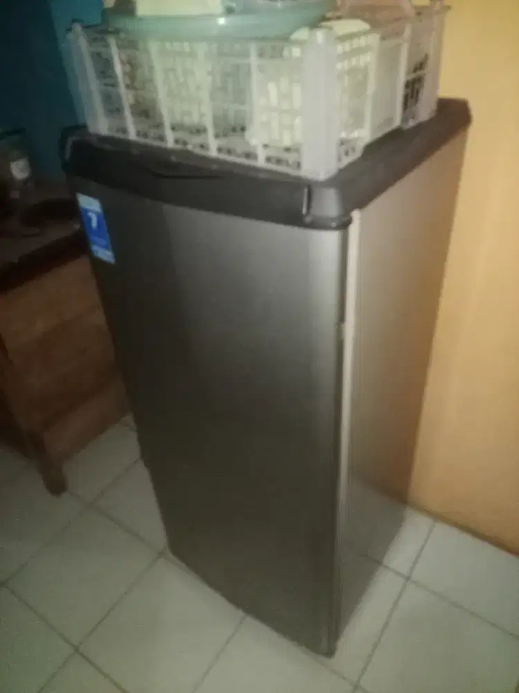 Aqua 1 pintu freezer
