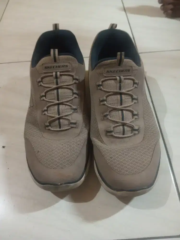 Sepatu skecher uk 43