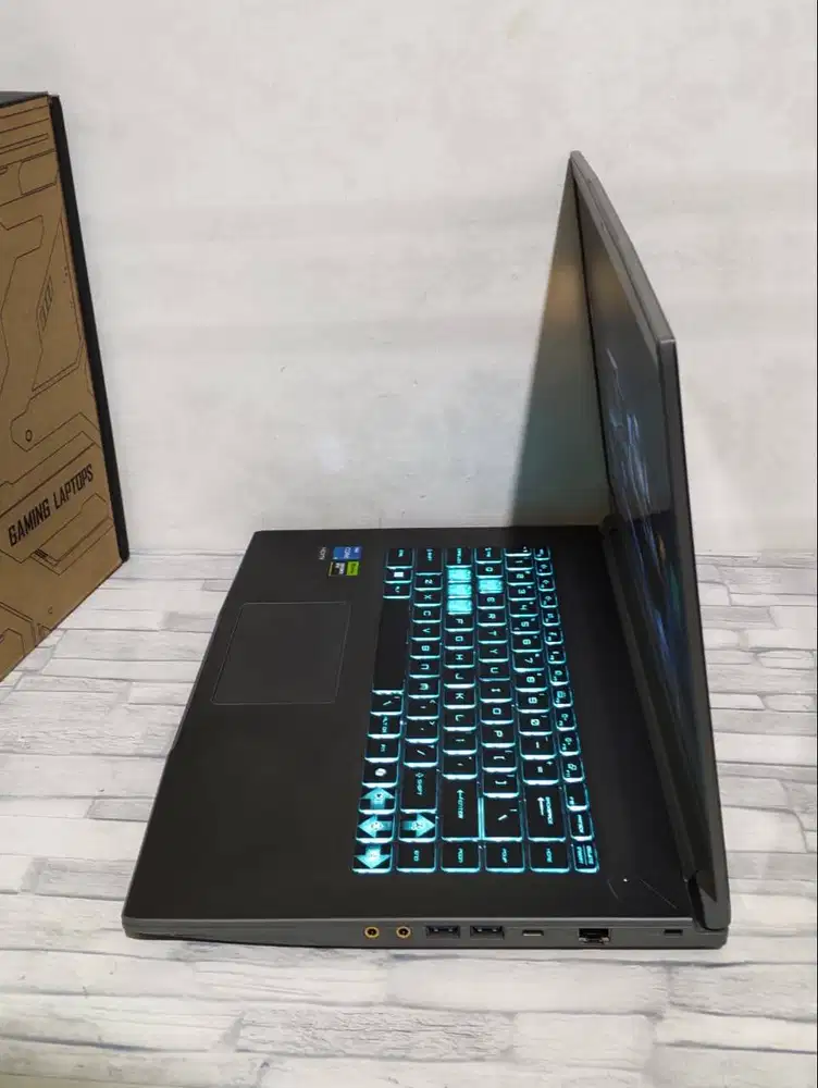 Fullset!! MSI Thin 15 B12UCX Core i5-12450H Ran 8Gb SSD 512Gb
