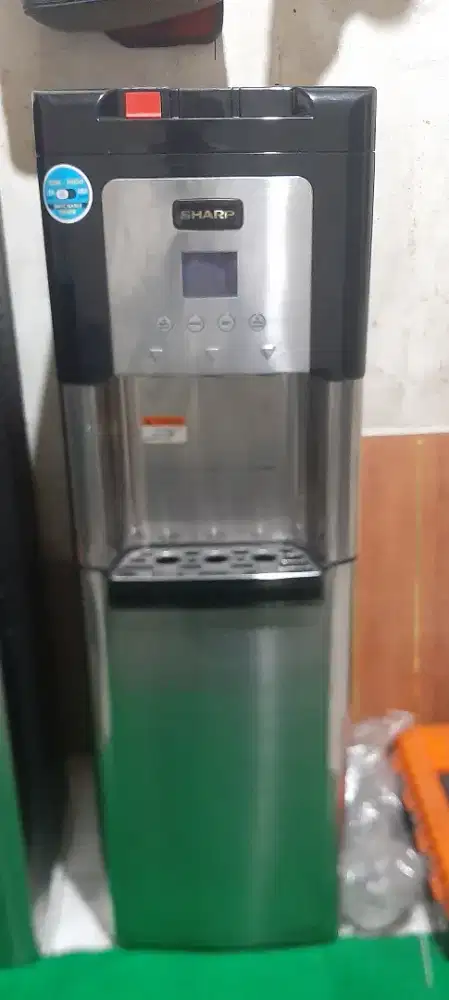 Dispenser panas dingin
