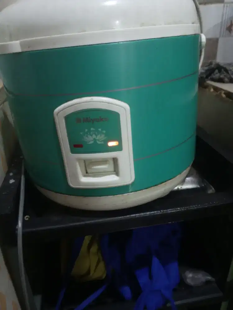 Magic com dan dispenser