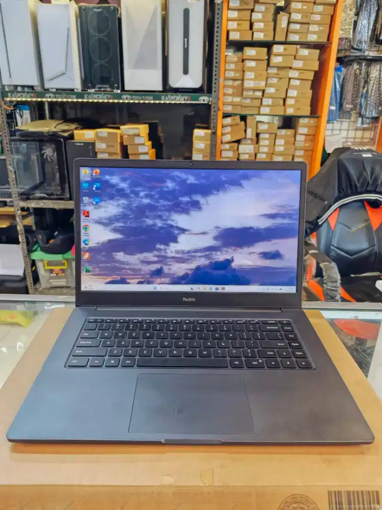 Jual laptop REDMIBOOK 15  Core i3 gen 10 ram 8 GB SSD 256 GB body slim
