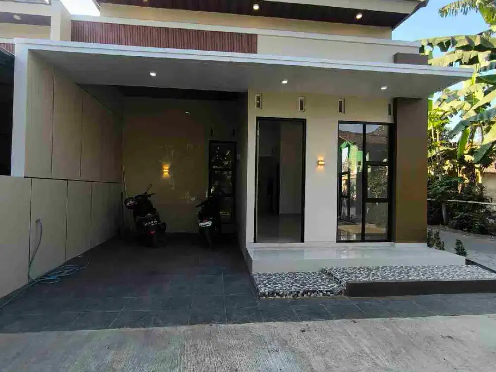 DIJUAL RUMAH SIAP HUNI LOKASI DEKAT PASAR CEBONGAN