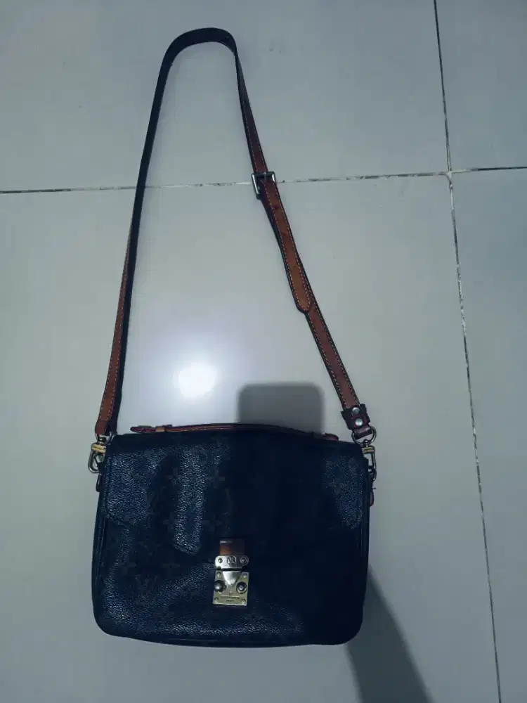 Tas LV Metis Kulit Asli