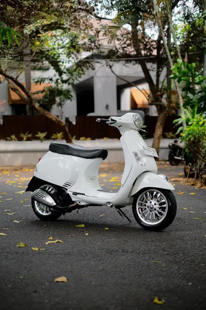 VESPA LX 150 3VIE 2013 PUTIH FAVORITE