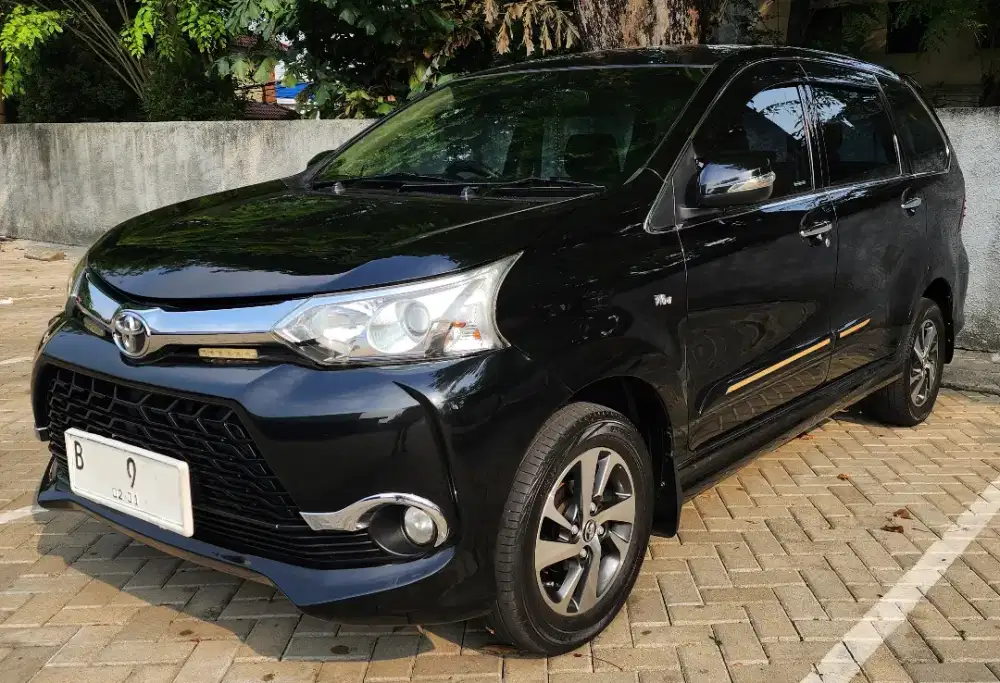 TOYOTA Avanza Veloz 1.5 ANTIK &TERAWAT