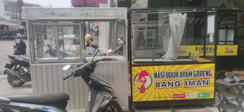 Dijual Etalase bekas pemakaian