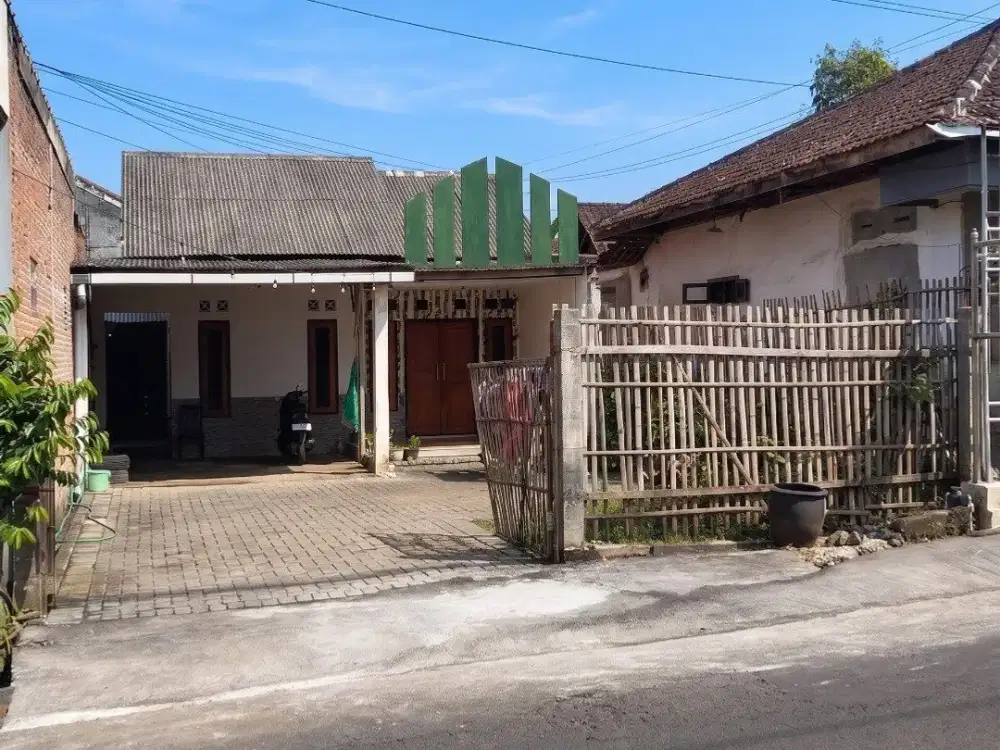 Rumah Kondisi Baik Di Jl. Hasanudin, Junrejo, Kota Batu