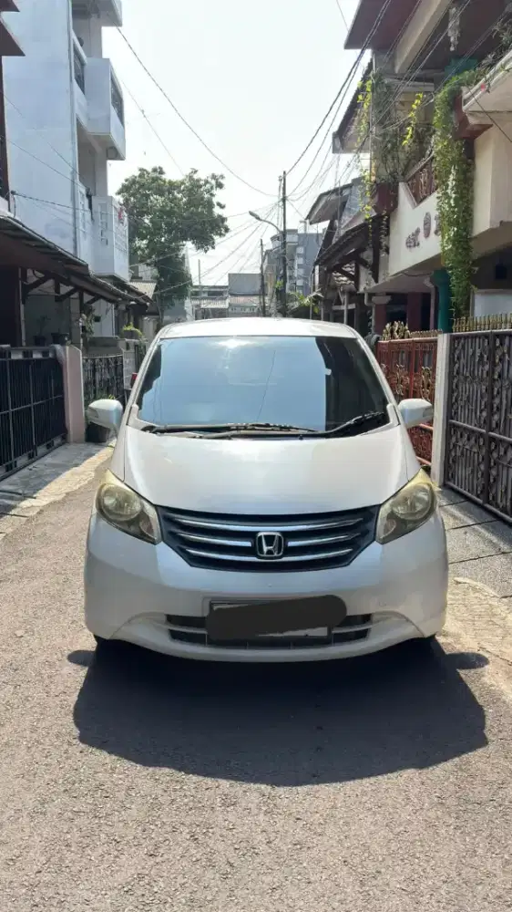 Jual Honda Freed 2010