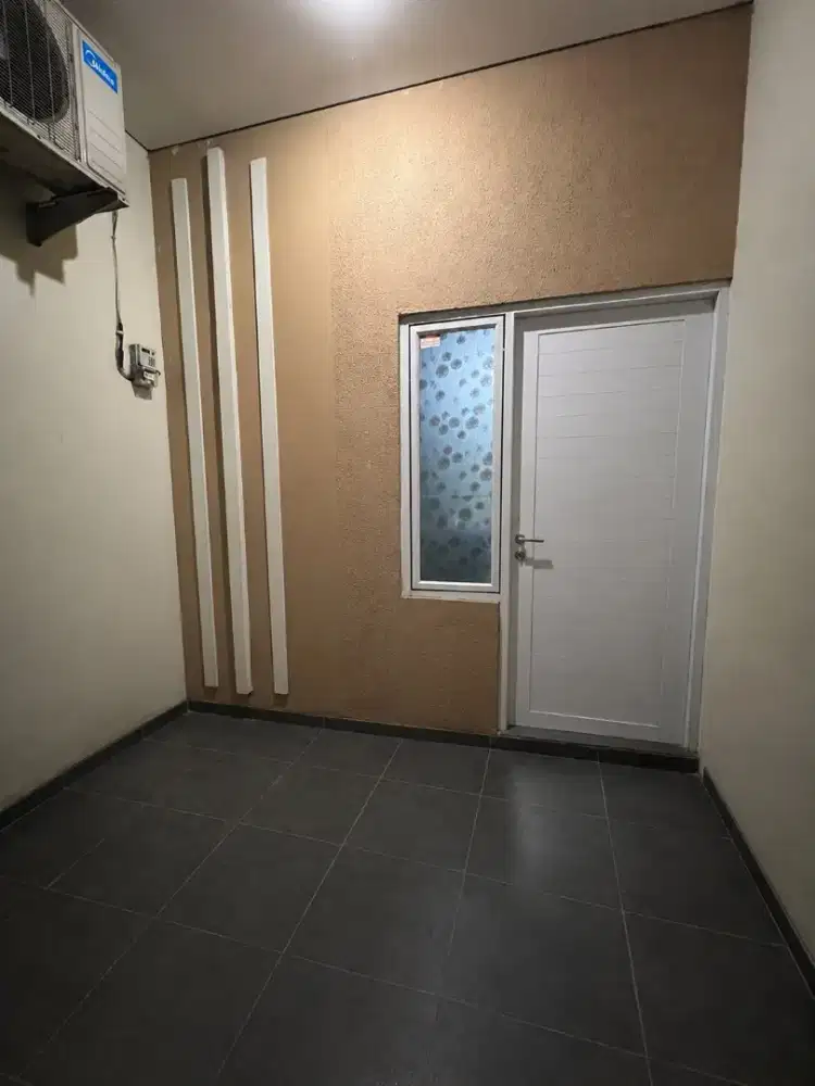 Rumah Mungil Dijual di Jalan Ikan Hias, Batu Ampar, Condet