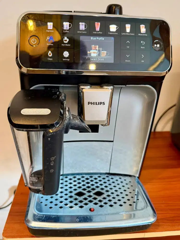 Mesin Kopi Philips 4300 Series LatteGo EP4346 Mulus