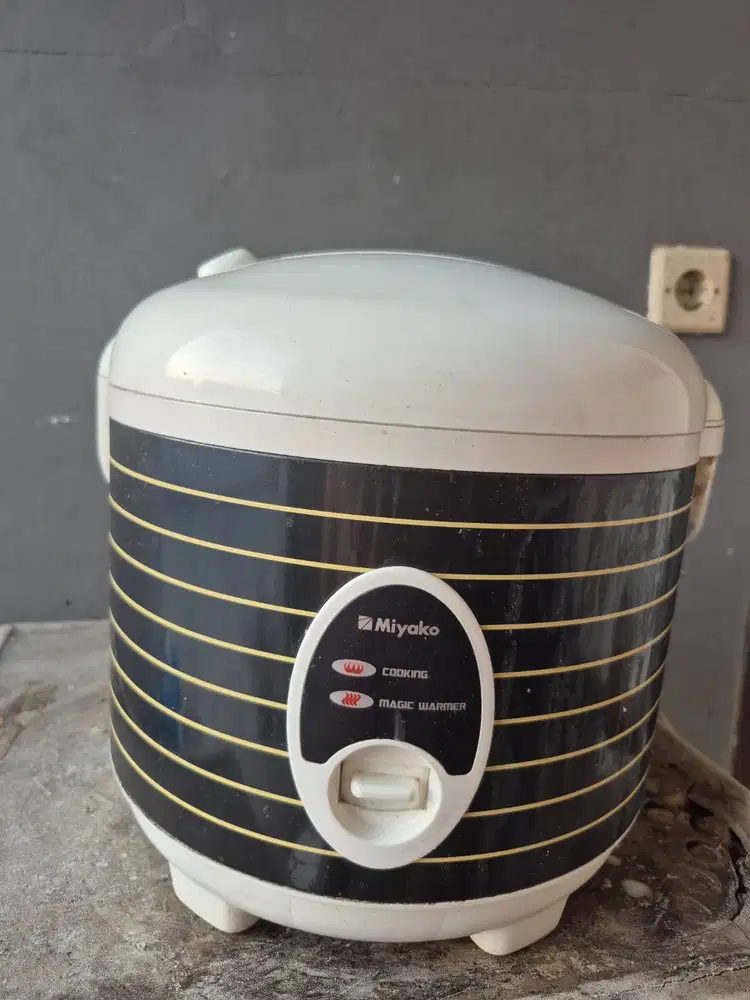 Dijual cepat Ricecooker Jepang Miyako bagus murah