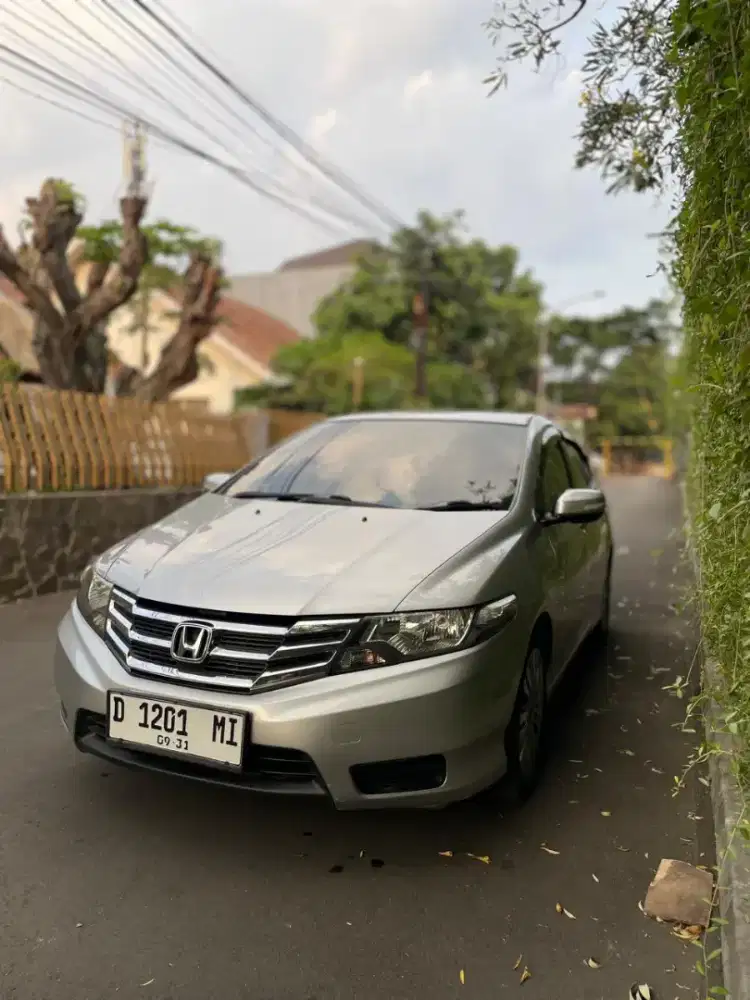 Honda city e at 2012