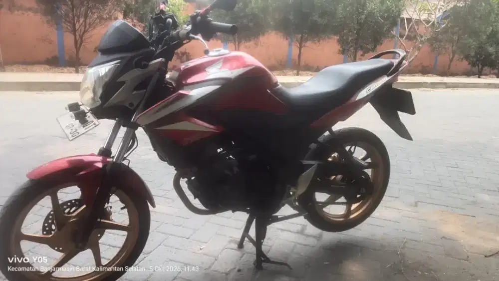 Dijual sepeda motor merk Honda CB 150