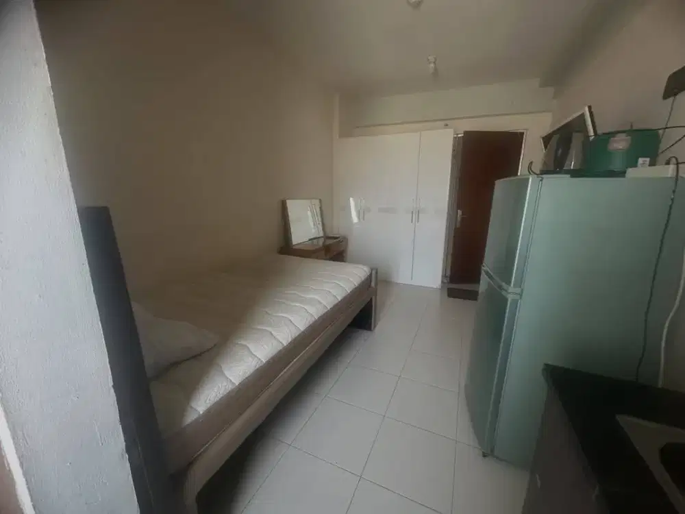 DIJUAL APARTEMEN GUNAWANGSA MANYAR TOWER B LANTAI 23 FURNISHED