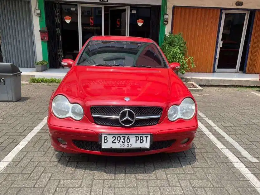 Mercedes-Benz C240 2005 Bensin