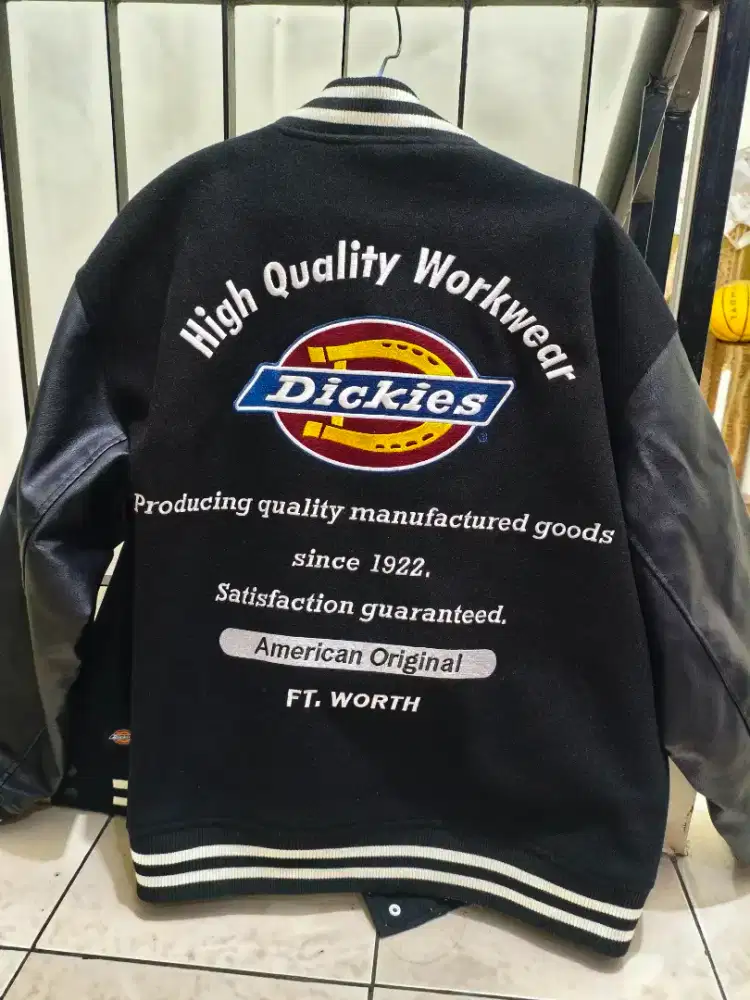 Jaket Varsity Dickies Japan Original Preloved Black Size L Oversized