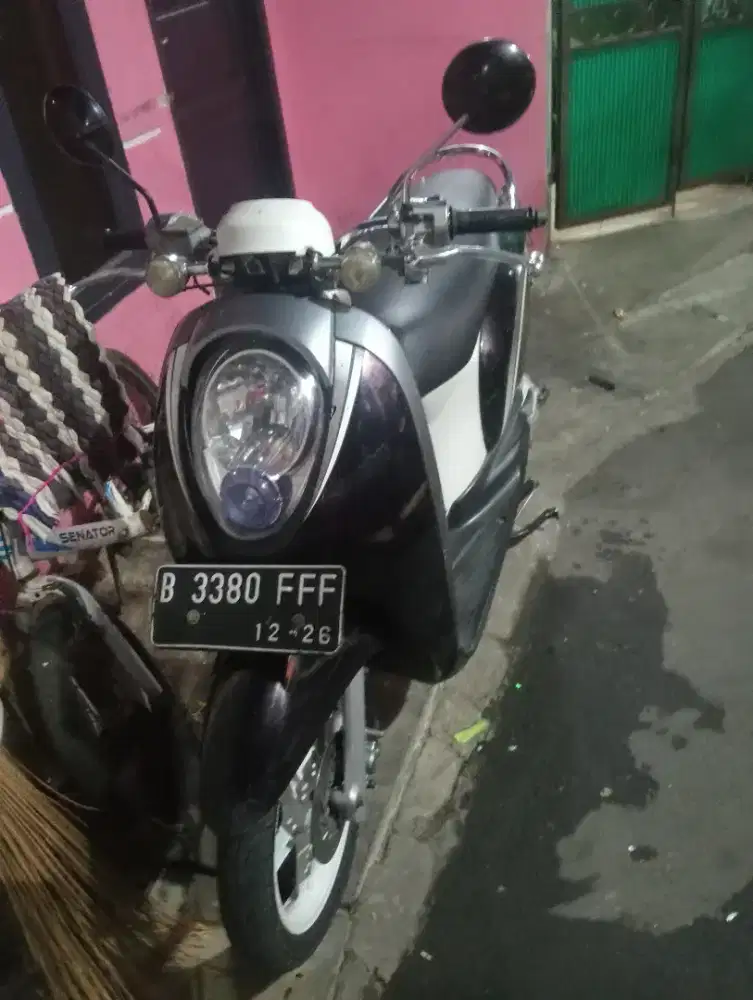 Di jual Scoopy karbu 2011 pajak pules