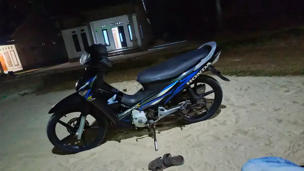 Supra x 125 biru
