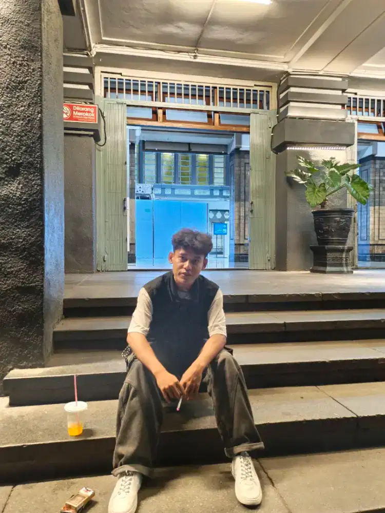halo saya lagi mencari  kerjaan yang seriuss