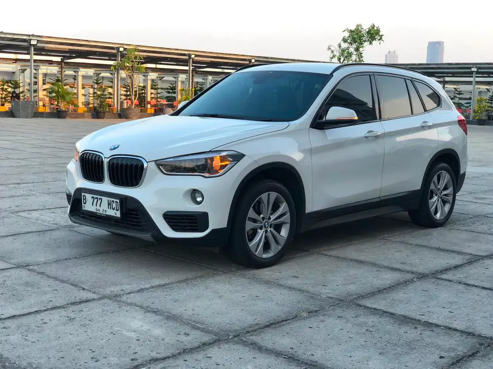 BMW 1.5 SDRIVE AT BENSIN 2018 NON PANORAMIC 2019 SUDAH JOYSTIK PUTIH