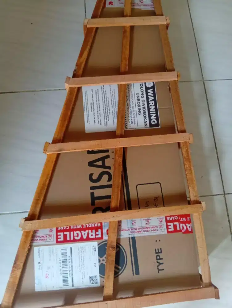 Gitar akustik baru seminggu an