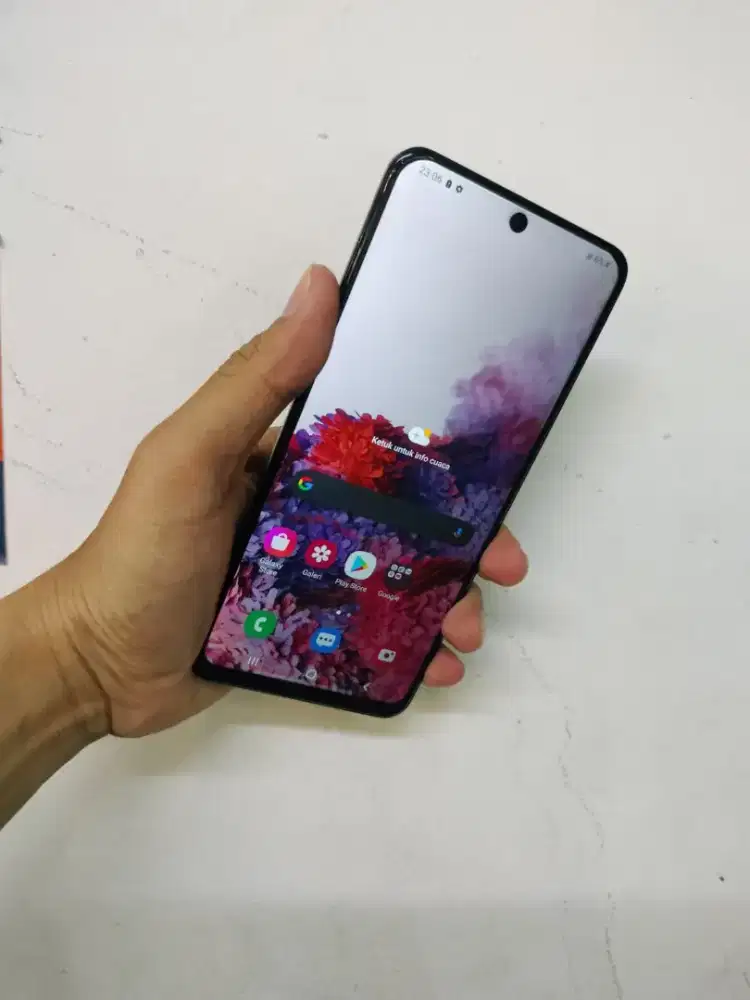 Dijual Cepat Samsung S20 RAM 8+8/128 warna hitam